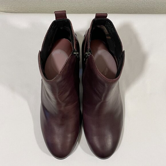 (NEW) BORN "Gillian" Stack Heel Side Zip Ankle Boot, Wine - 10 Medium - Picture 2 of 11